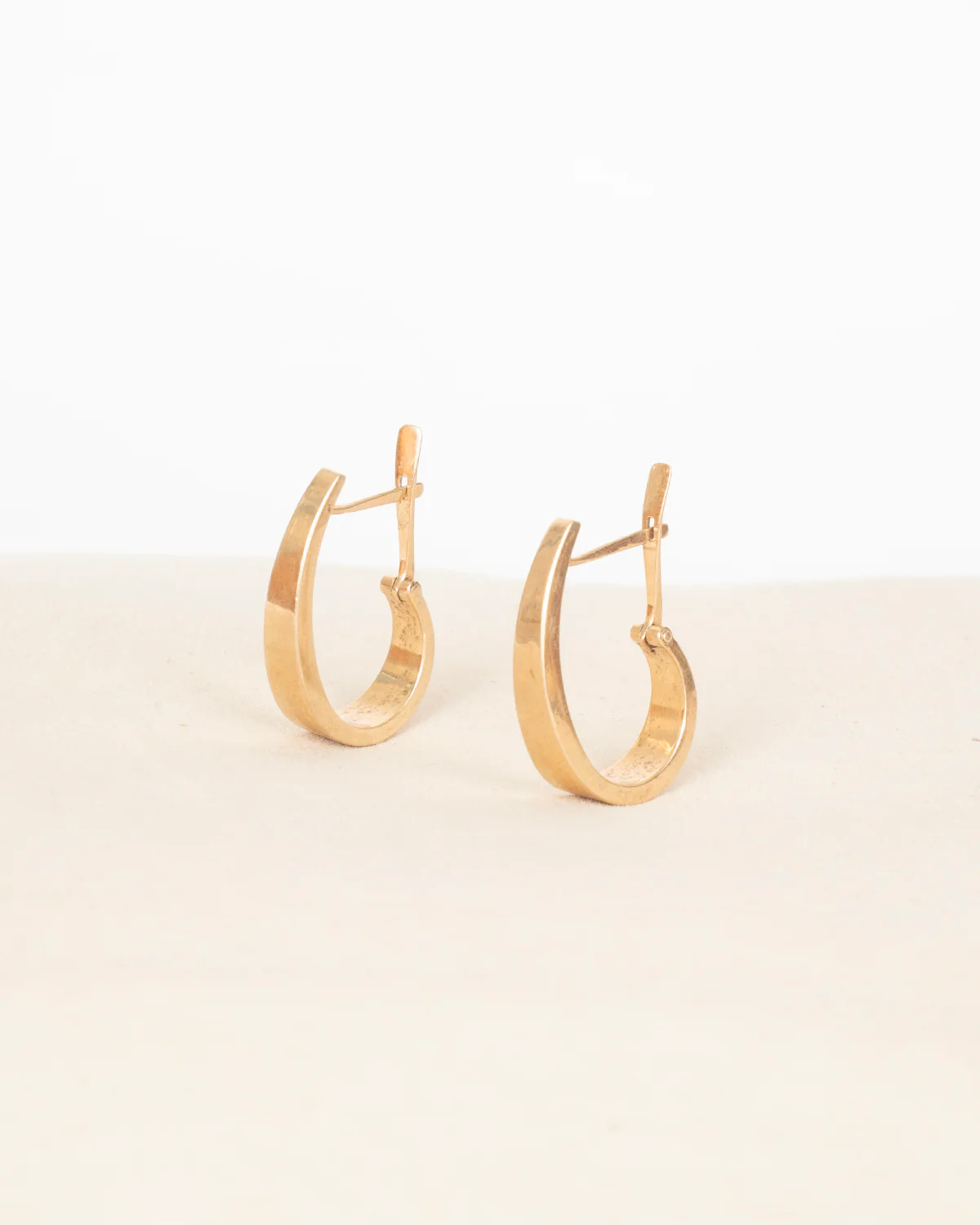 ear S2416 - Image 3