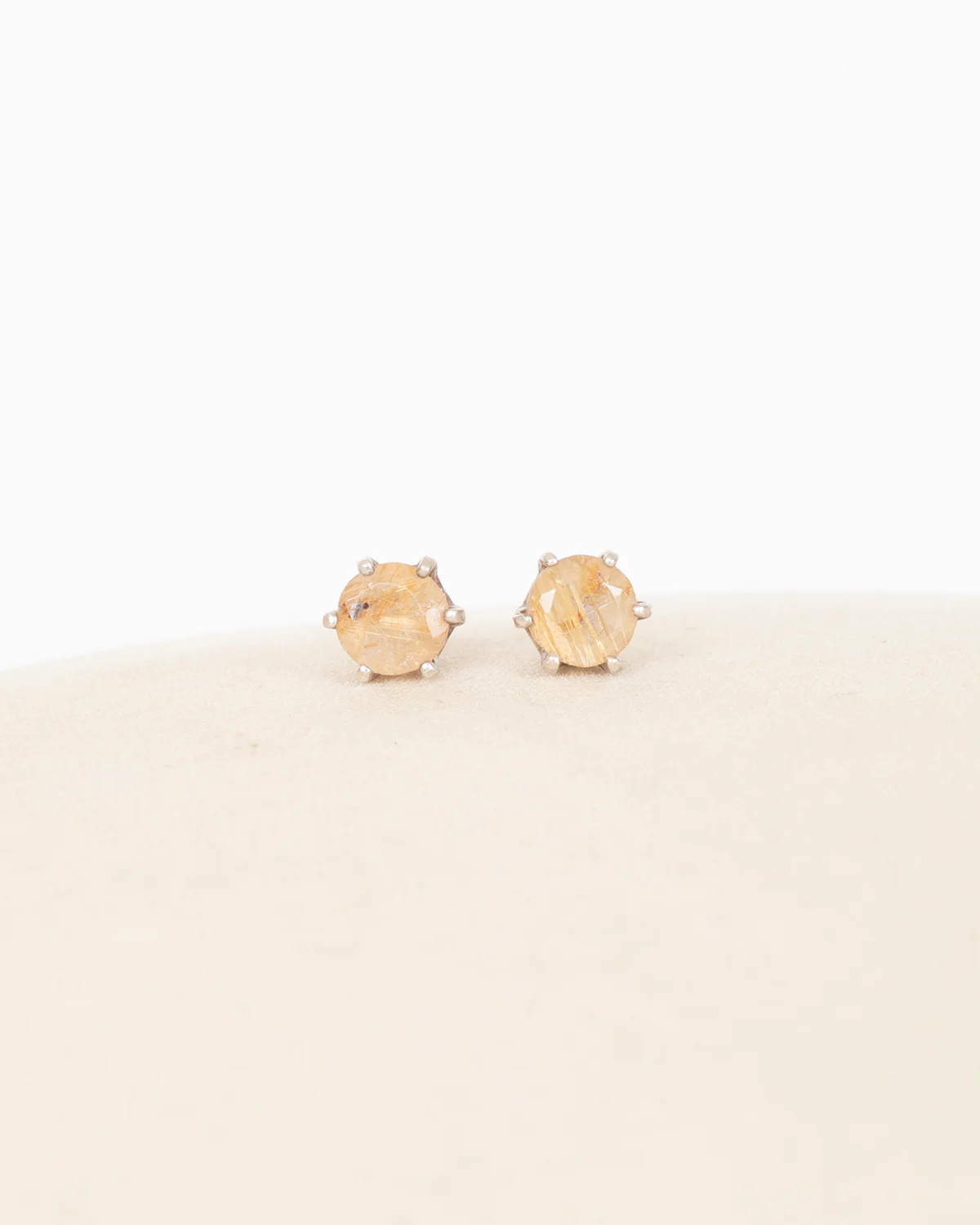 ear S2422