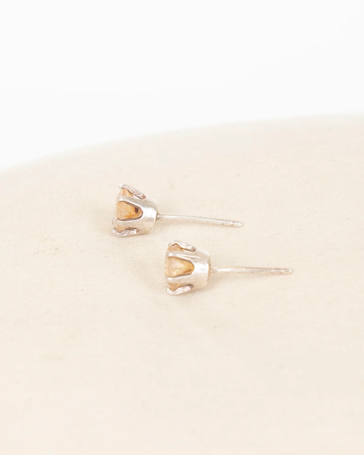 ear S2422 - Image 3
