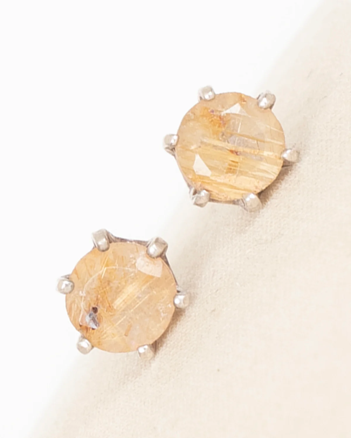ear S2422 - Image 4