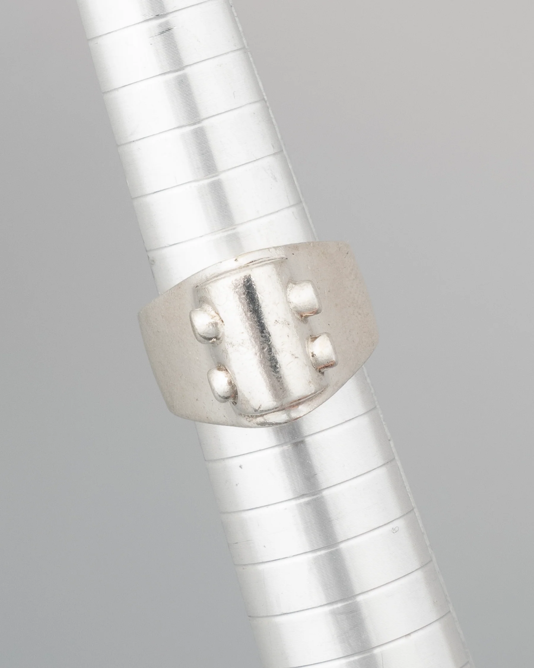 fing A2533 - Image 3