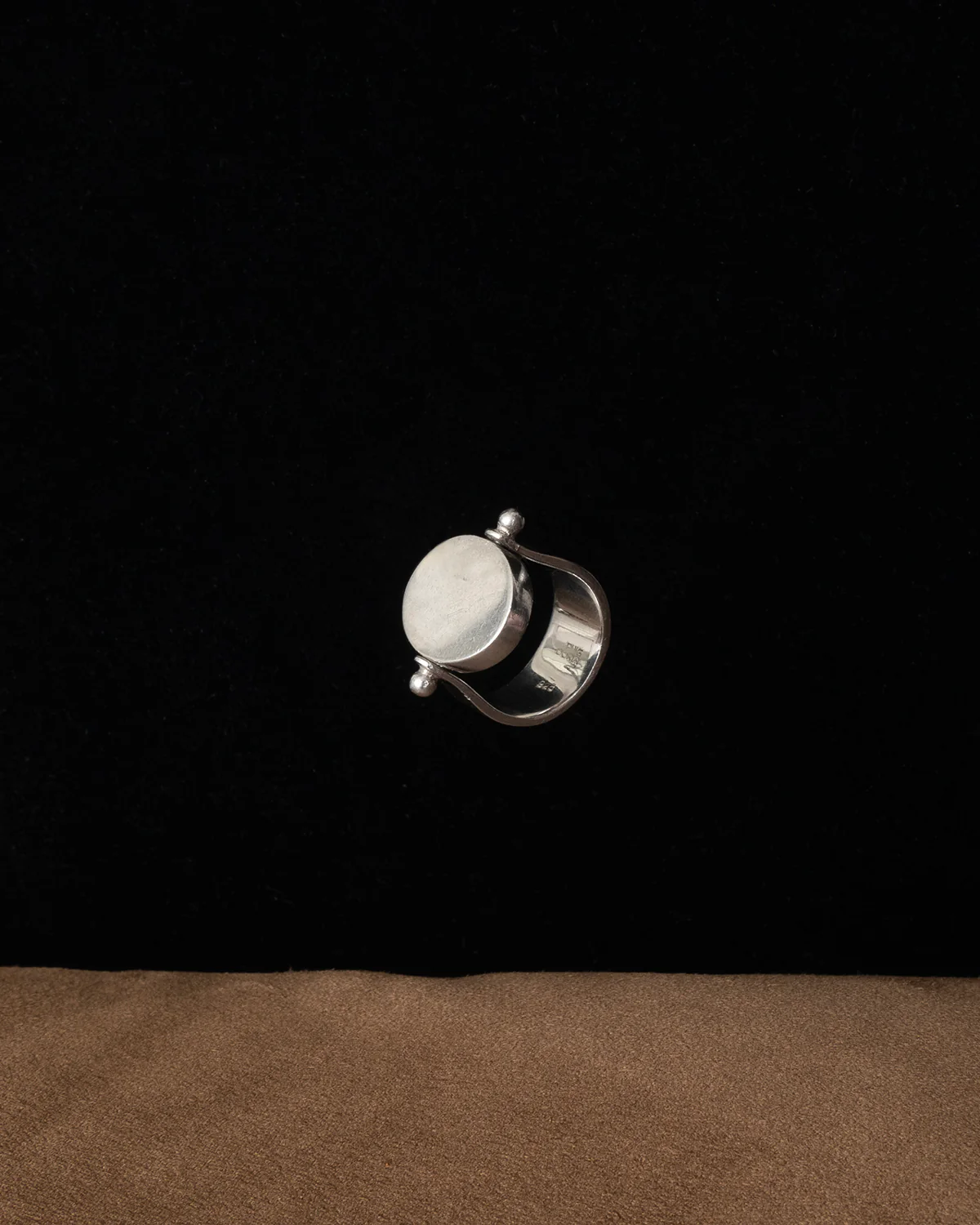fing M2433 - Image 3