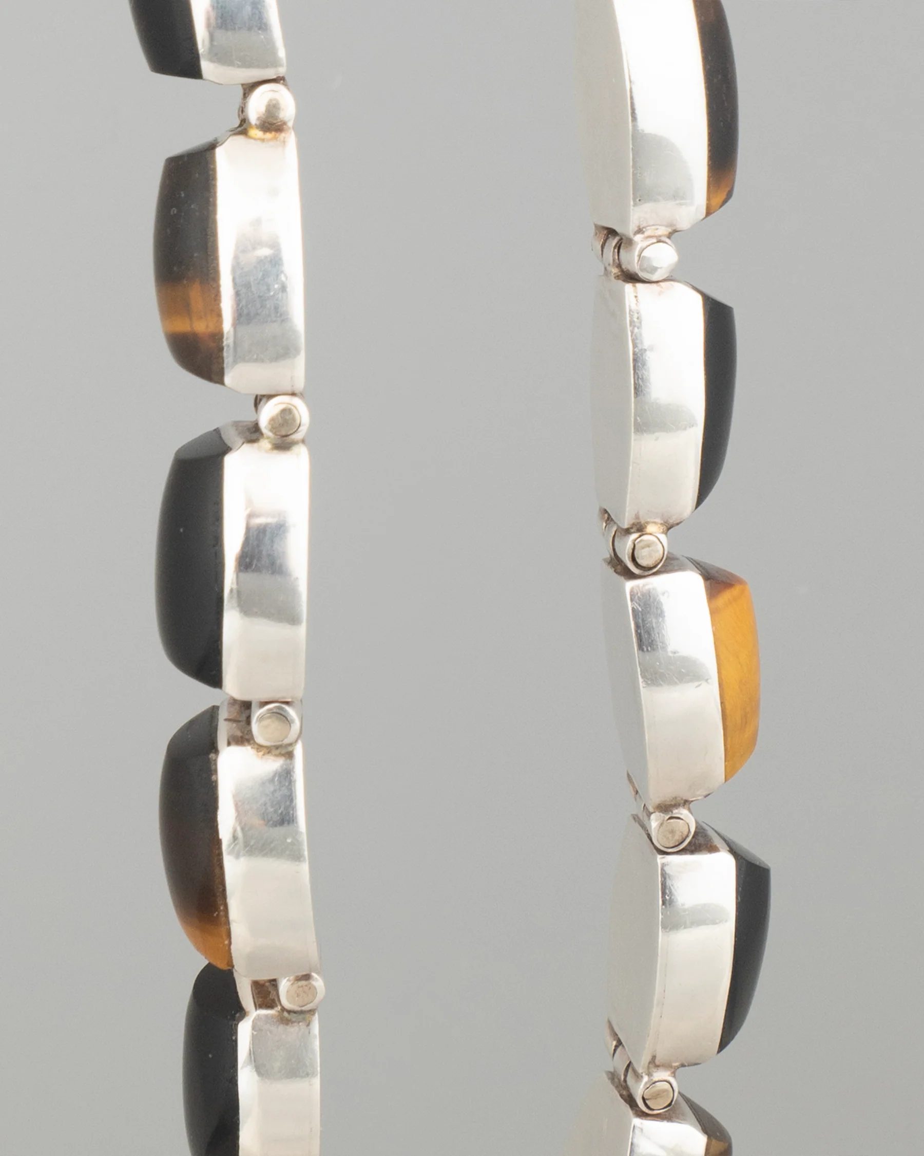 neck A2557 - Image 2