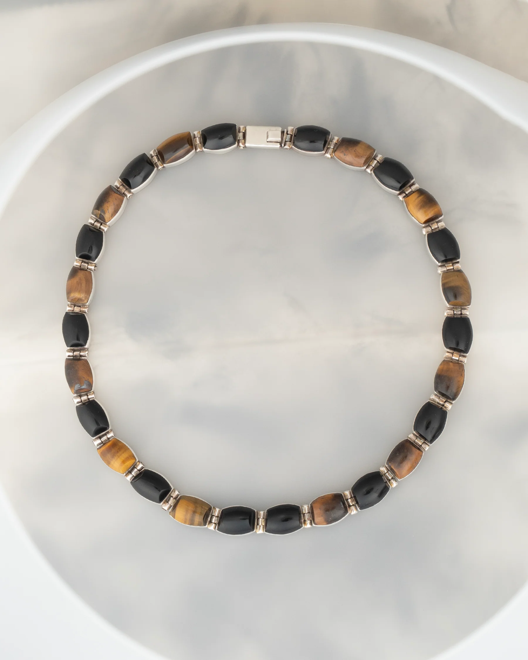 neck A2557 - Image 4