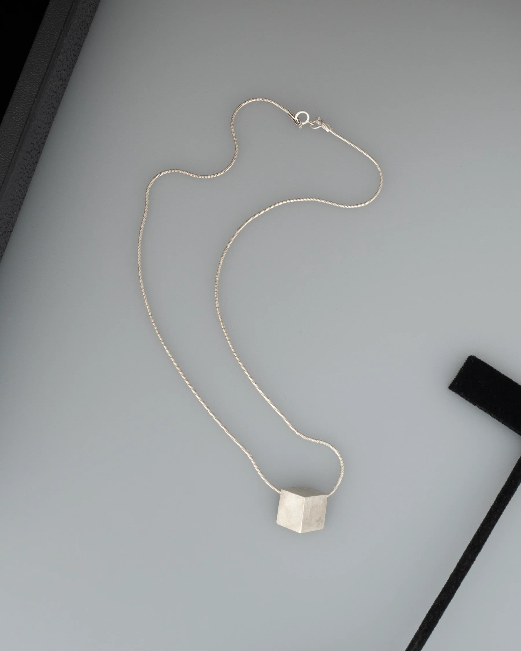 neck J2546