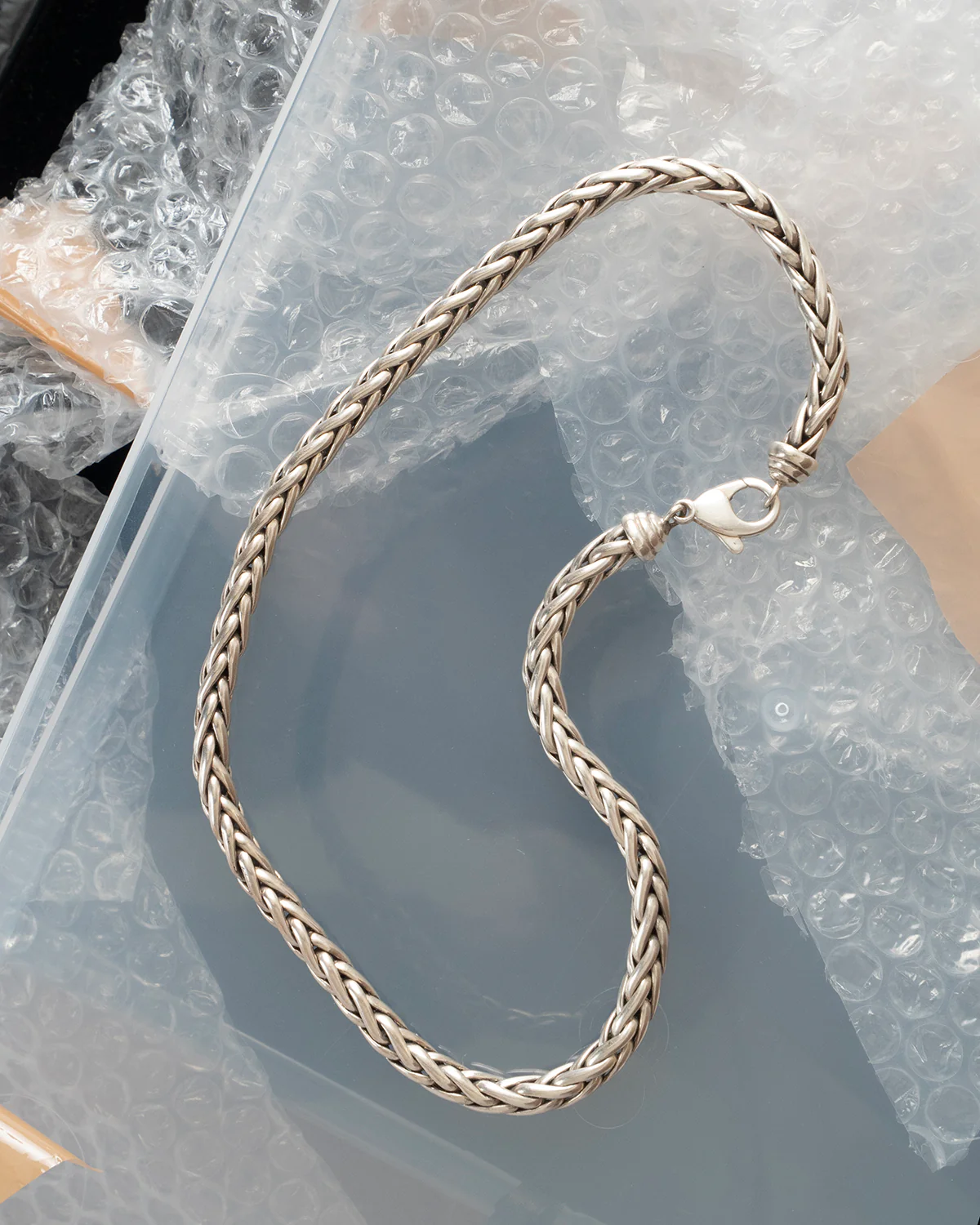 neck O2411