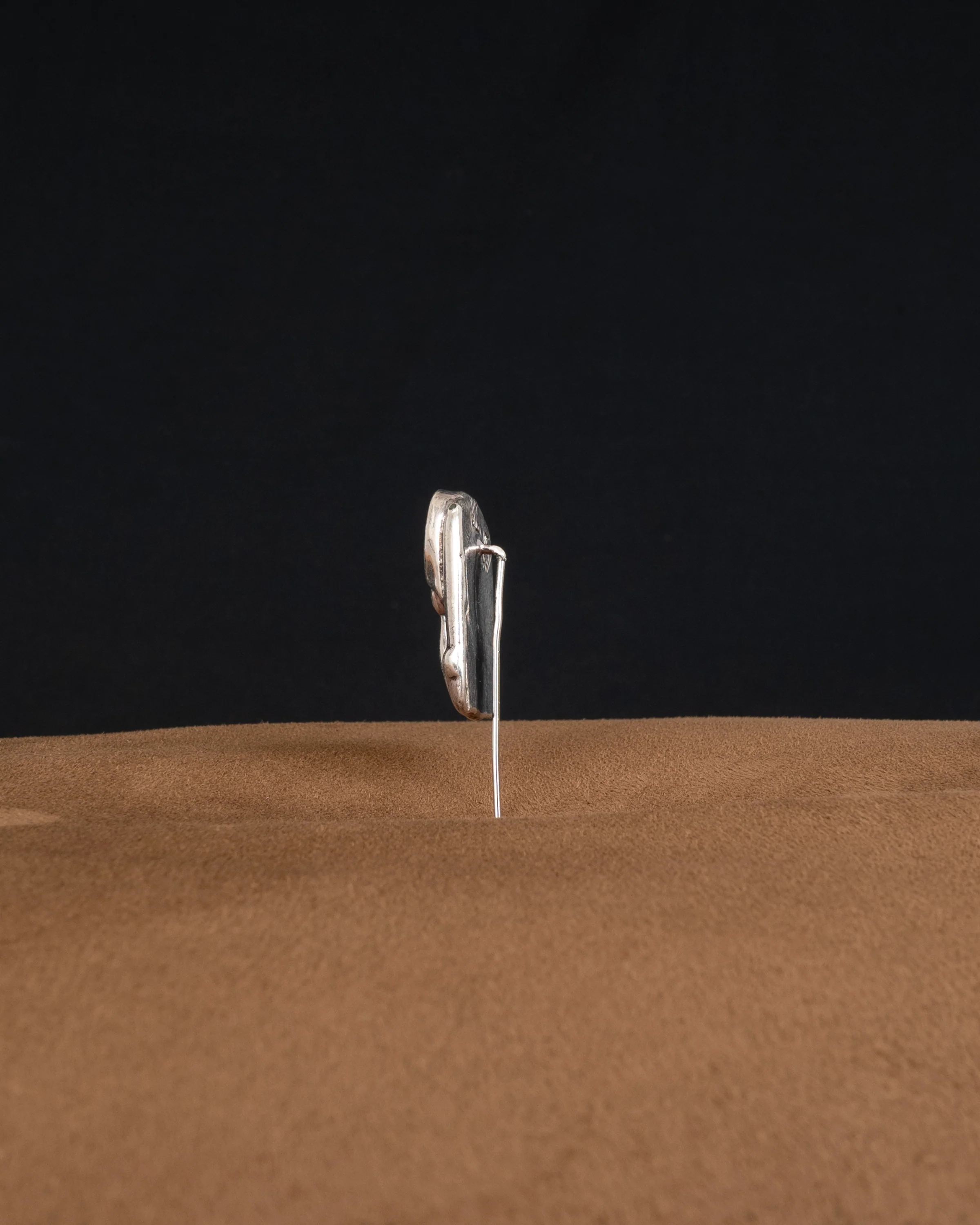 pin D2329 - Image 3