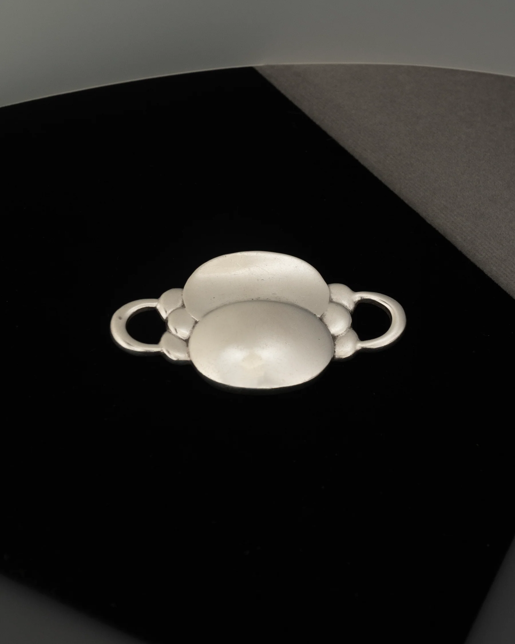pin J2633 - Image 4
