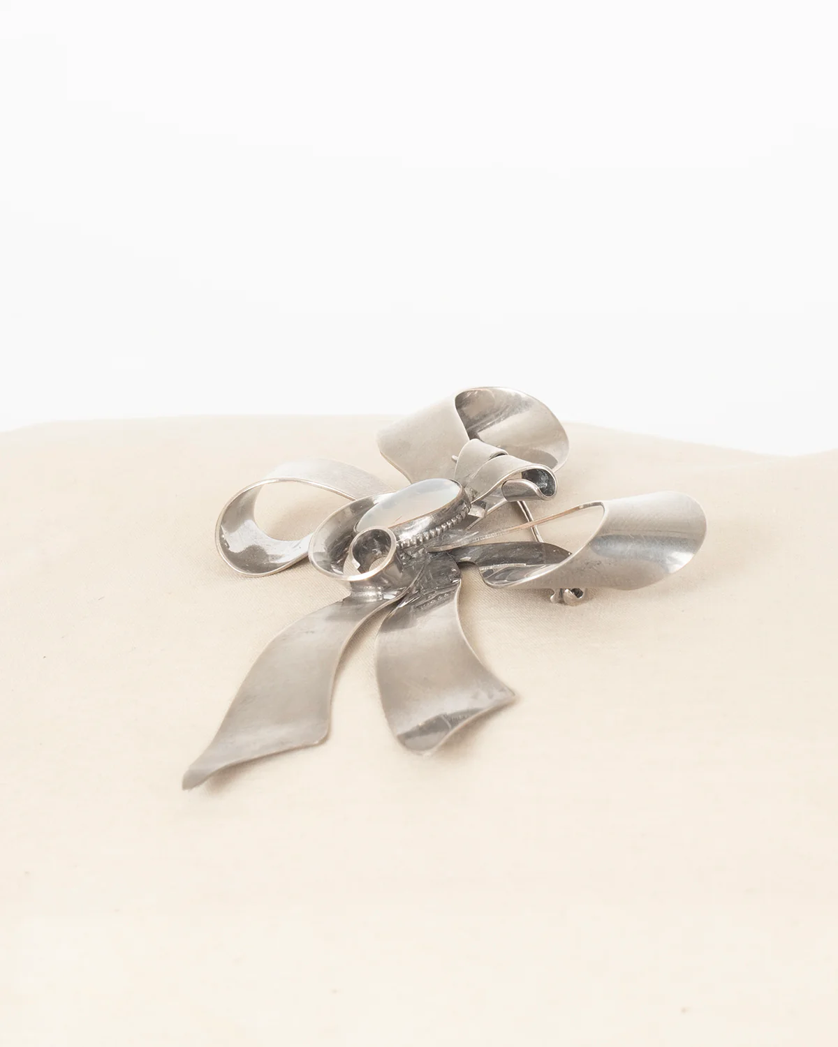 pin S2419 - Image 4