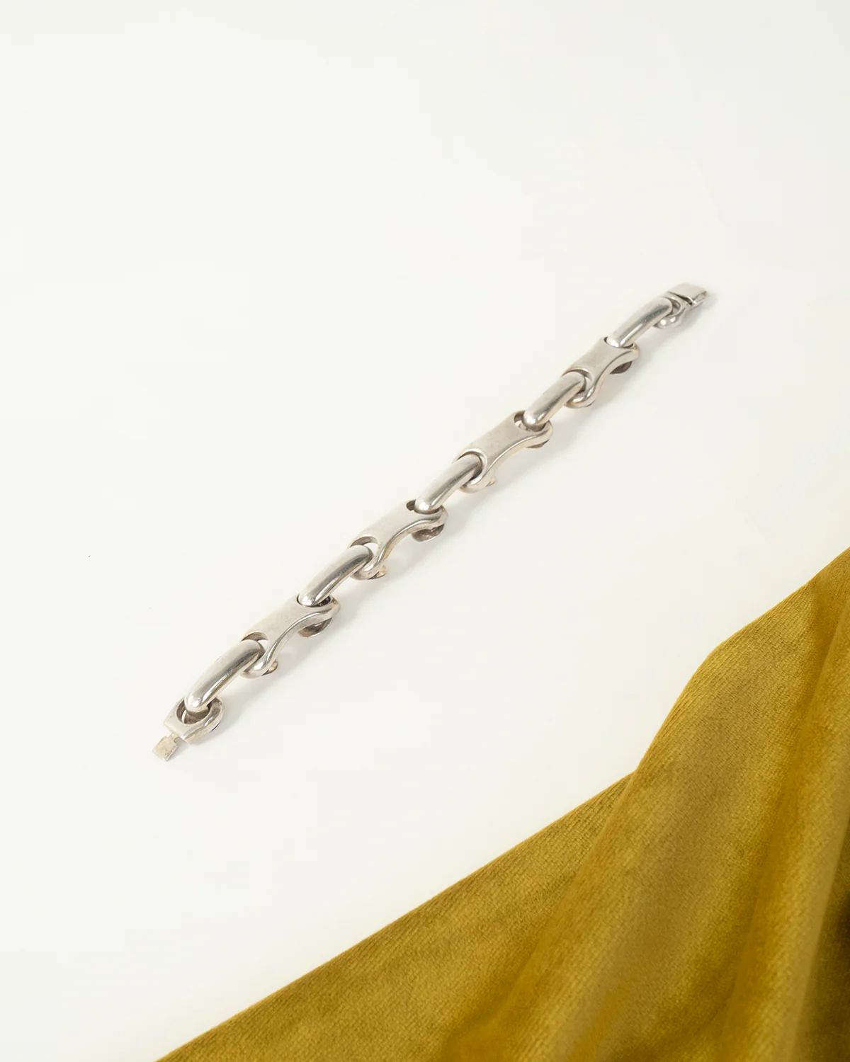 wris J2326 - Image 3